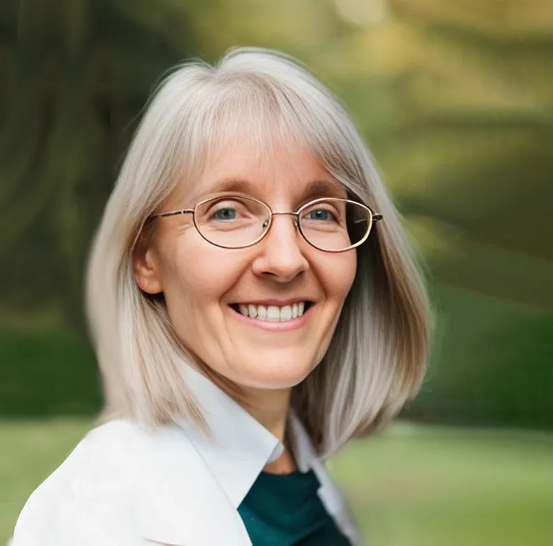 Stephanie Nagy smiling in a professional headshot